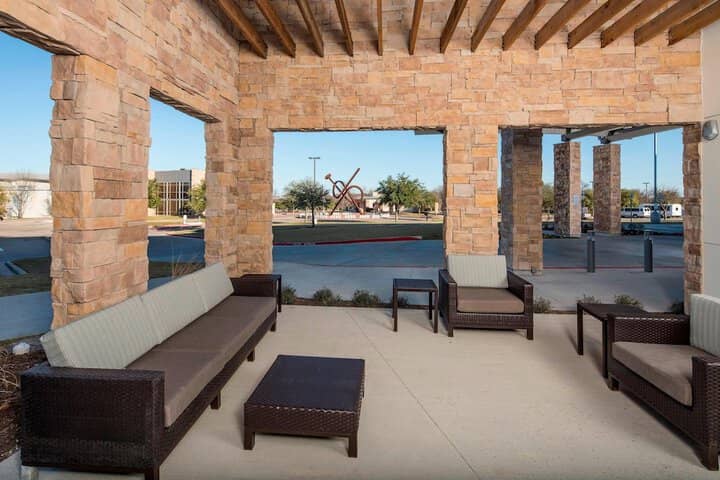 Hotel Exterior 45 of 45