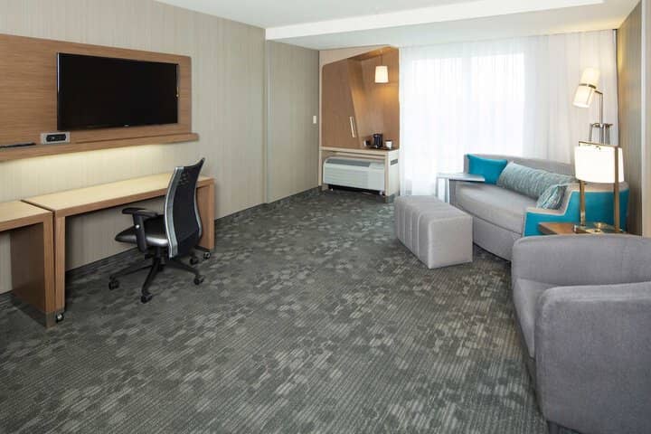 Room 6 of 45